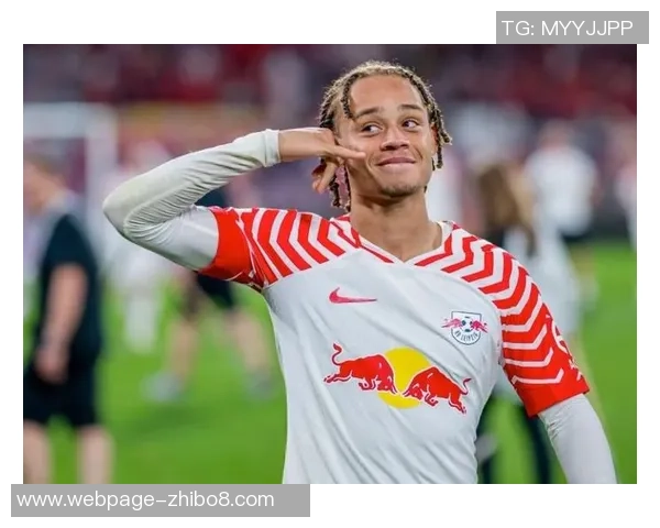 哈维西蒙斯的崛起之路：从青训天才到足球场上的闪耀明星